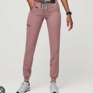 FIGS Mineral Mauve Zamora™ - Petite Jogger Scrub Pants